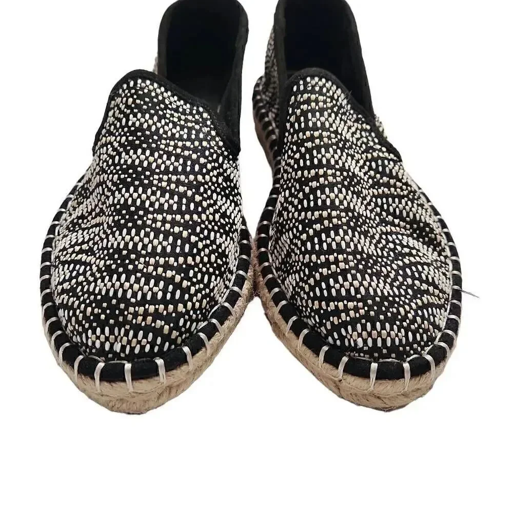 Universal Thread Ladies Size 6.5 Black, White & Tan Slip On Shoes